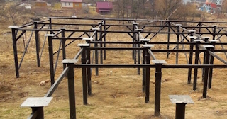 Свайный фундамент под ключ цена с установкой в Гулькевичах от 515 рублей/м2| установка свайного фундамента под дом под ключ недорого